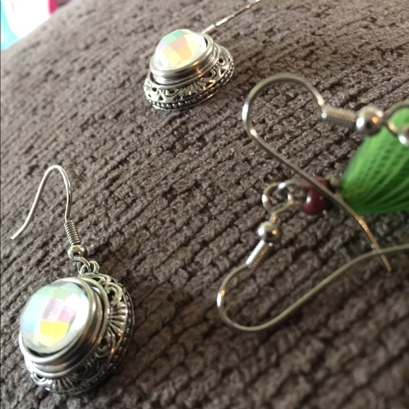 Earrings - Picture 2 of 8